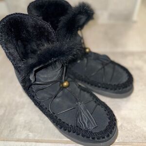 BibiLou Fur Lined Moccasin in black- (39 or 8-8.5)